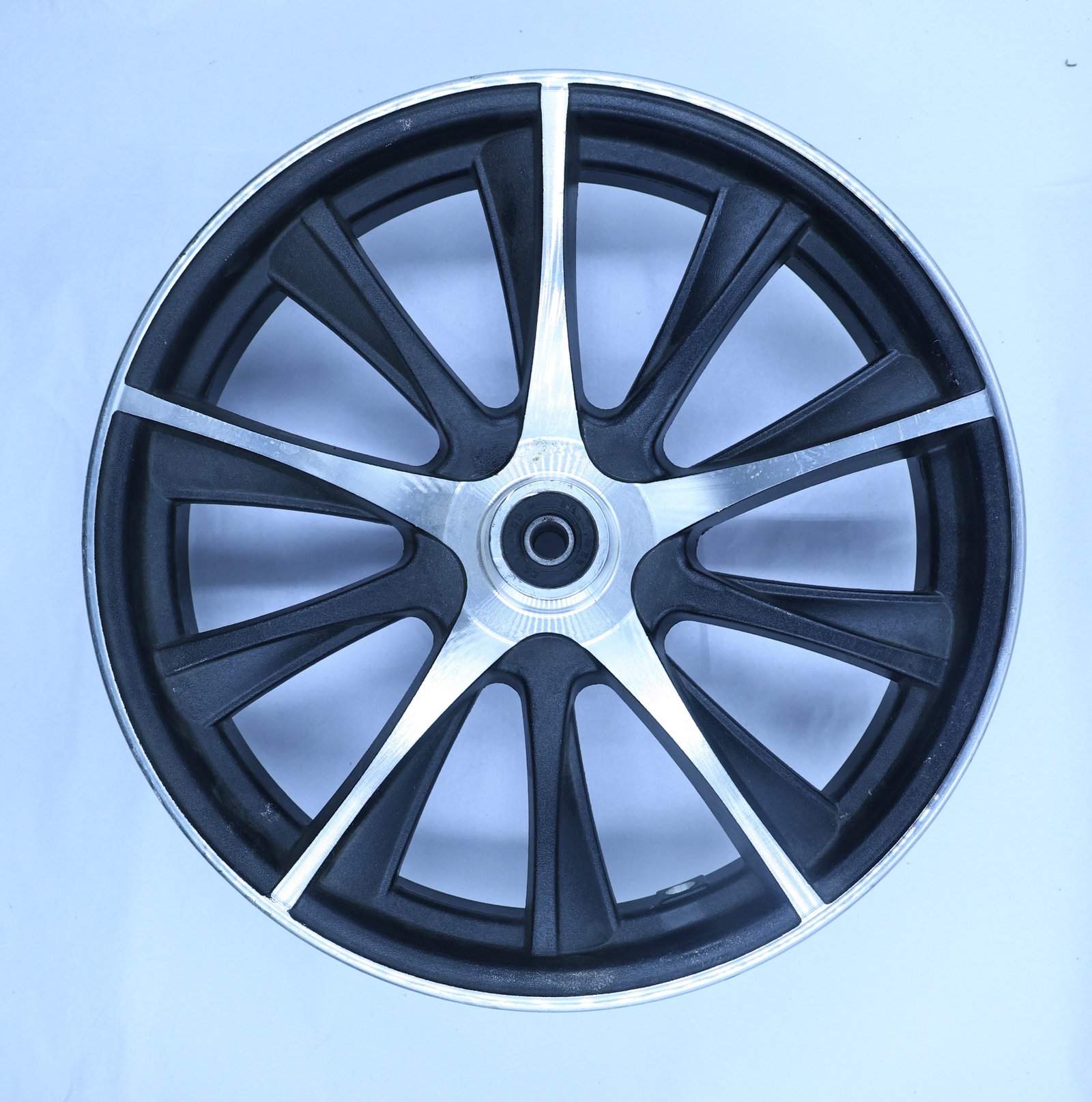 WHEEL RIM 12 INCH DISC ALLOY WHITE [UM096]