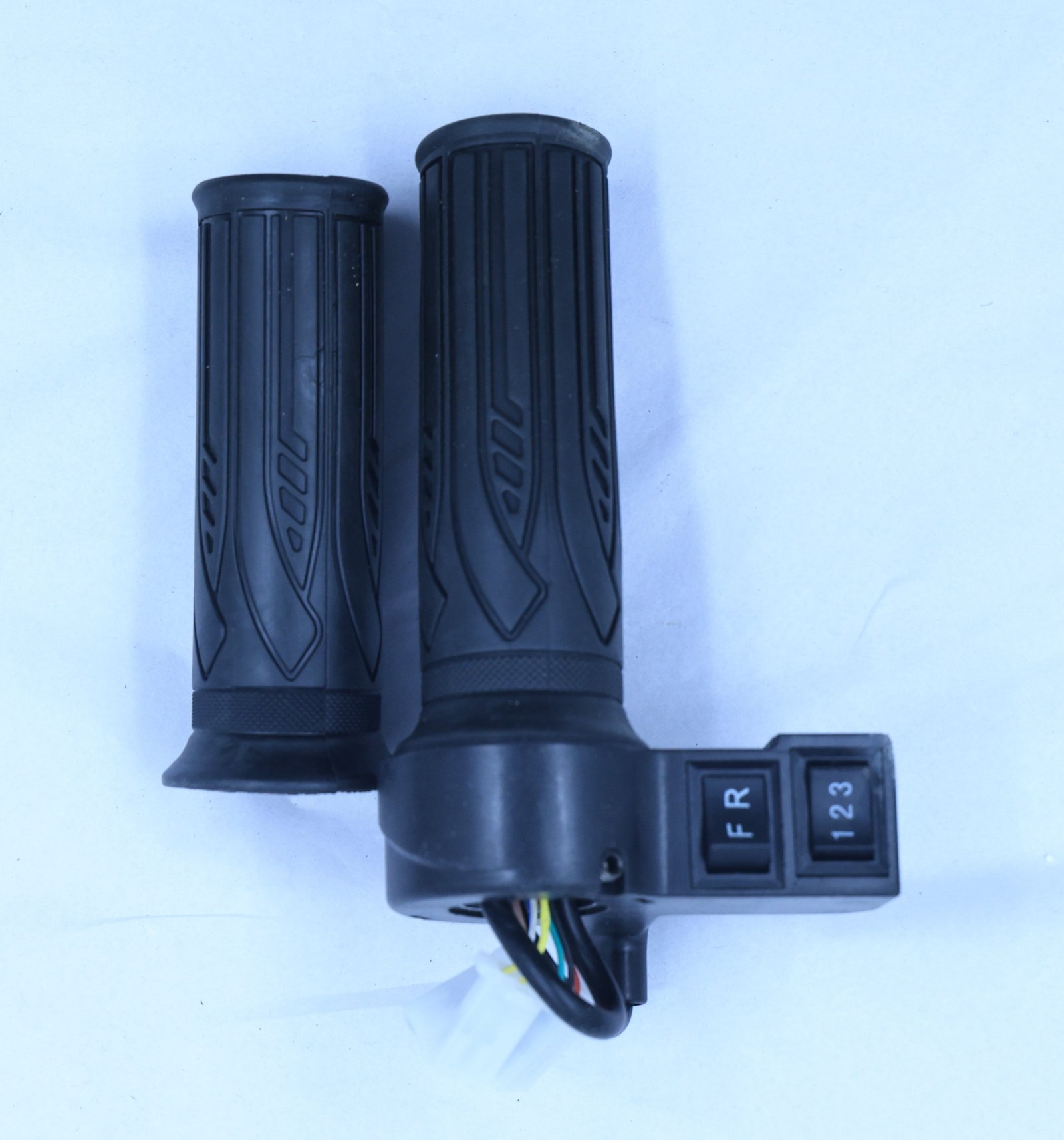 PLS THROTTLE (123+FR) [UM100]