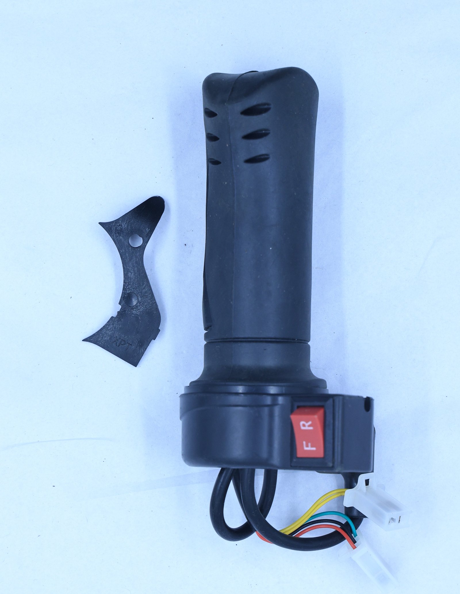 PLS THROTTLE  FR [UM106]