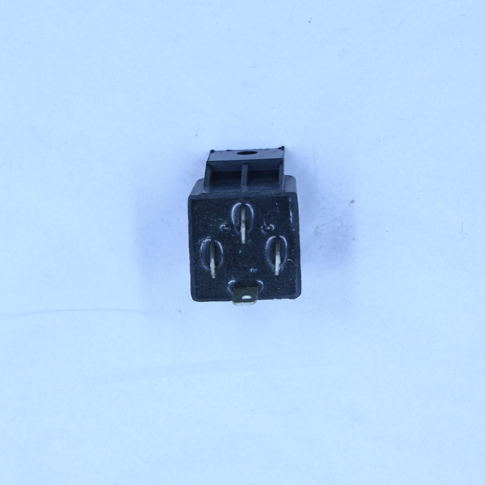 RELAY 4 PIN [UM164]