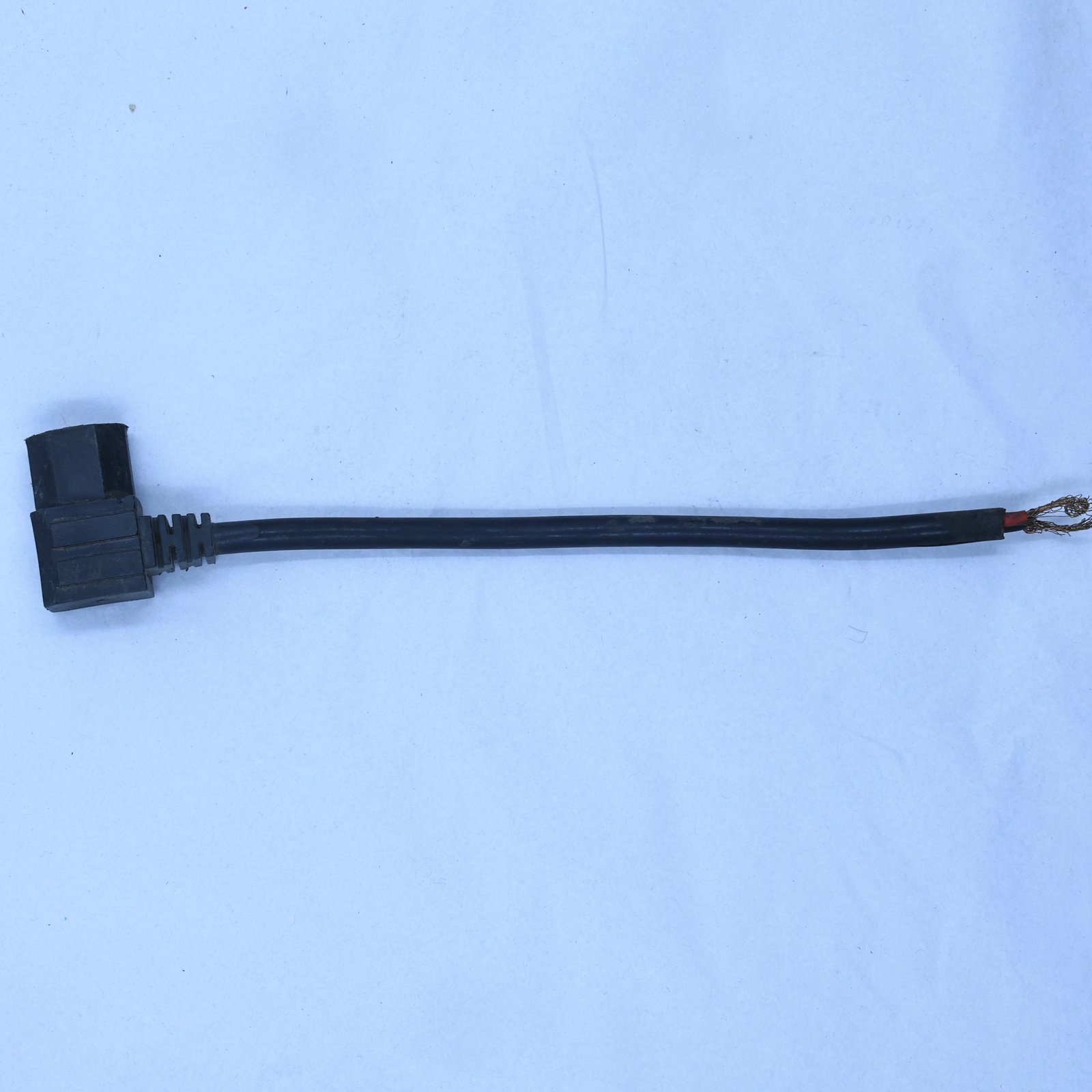 CHARGER OUTPUT CABLE SMALL [UM178]